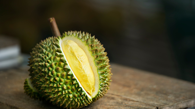 Bị đau dạ dày ăn sầu riêng được không?