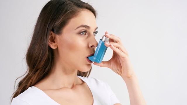 Bị hen suyễn khó thở nên làm gì? Cách xử trí khi bị khó thở