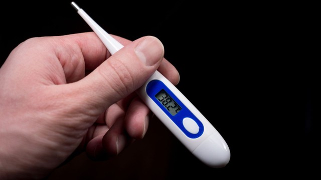 Dấu hiệu sốt HIV như thế nào? Phân biệt sốt HIV và sốt thường