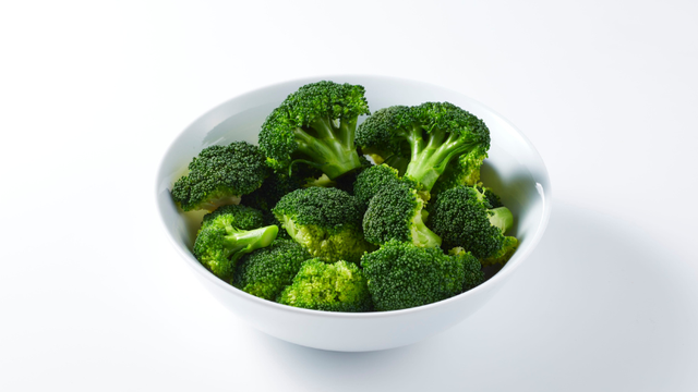 Bông cải xanh bao nhiêu calo? Lợi ích, cách chế biến và lưu ý khi sử dụng