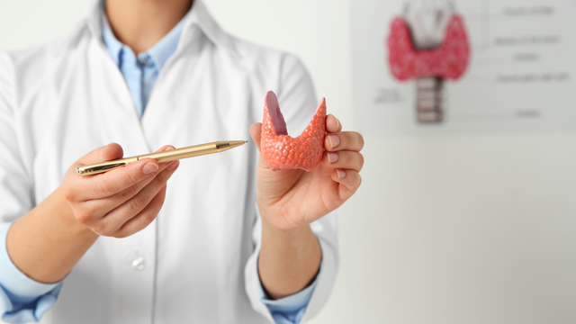 Bướu cổ có lây không? Nguyên nhân, dấu hiệu và hướng điều trị hiệu quả 