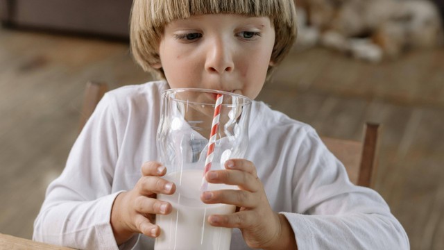 Cách giúp bé thích uống sữa hiệu quả và dễ duy trì mỗi ngày