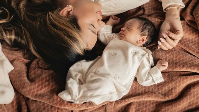 Cách hạ sốt cho trẻ sơ sinh an toàn: Hướng dẫn chăm sóc bé đúng cách