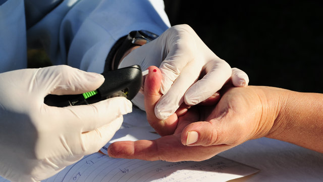 Cách hiểu định lượng glucose máu và chăm sóc sức khỏe đường huyết