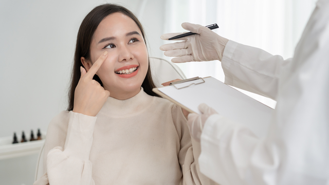 Cận 5 độ có mổ mắt được không và điều kiện cần để phẫu thuật an toàn?