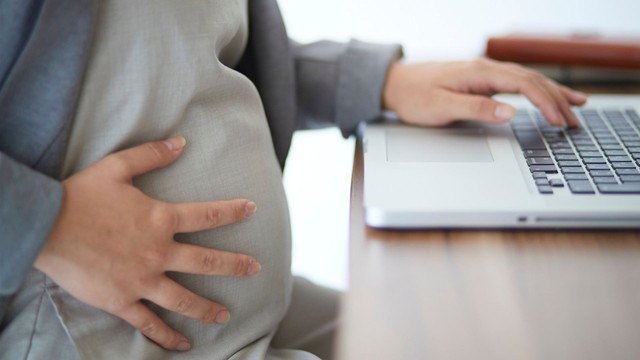 Đau bụng chuyển dạ nhưng không ra máu không vỡ ối: Phân biệt chuyển dạ thật và giả