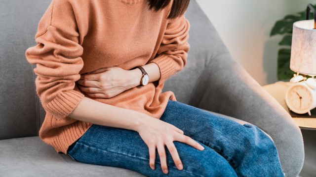 5 dấu hiệu lạc nội mạc tử cung thường gặp mà chị em cần biết