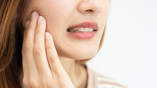 Dấu hiệu sâu răng: Nhận biết sớm để bảo vệ nụ cười của bạn