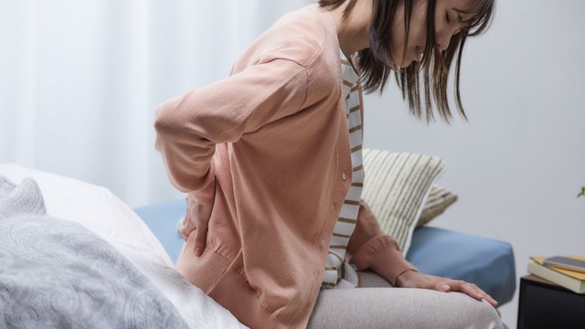 Đau lưng mỏi gối tê tay: Nguyên nhân và hướng cải thiện an toàn