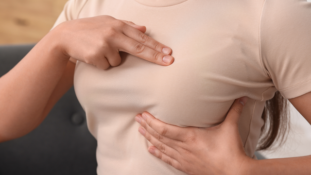 Đau vú bên trái là bệnh gì? Phương pháp chẩn đoán và điều trị