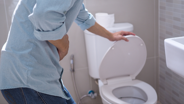 Đi tiểu nhiều có phải thận yếu không? Nguyên nhân và biện pháp cải thiện