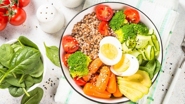 Đột quỵ nên ăn gì? Vì sao cần chú trọng dinh dưỡng sau đột quỵ?