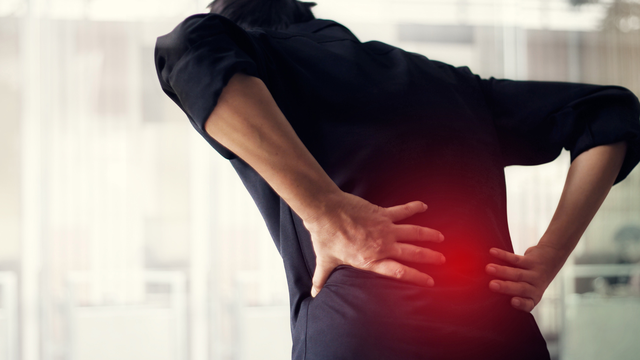 Căng cơ thắt lưng: Nguyên nhân, triệu chứng và cách hồi phục nhanh
