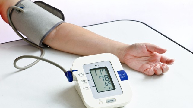 Vì sao huyết áp tăng về chiều? Hiểu đúng để kiểm soát hiệu quả