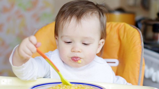 Gợi ý thực đơn cho bé 1 tuổi đầy đủ dinh dưỡng