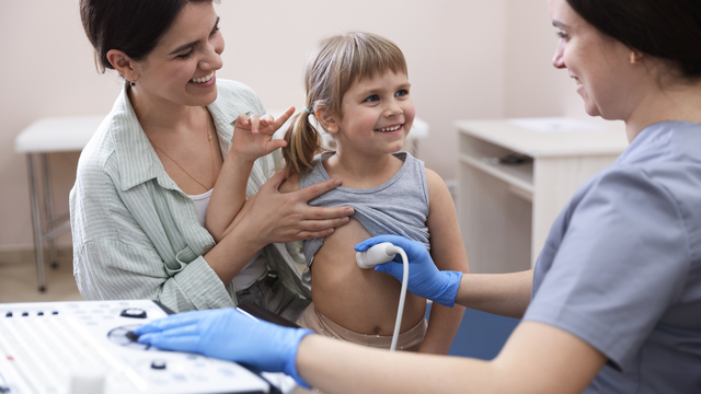 Trẻ bị lồng ruột: Dấu hiệu nhận biết sớm và cách xử lý kịp thời