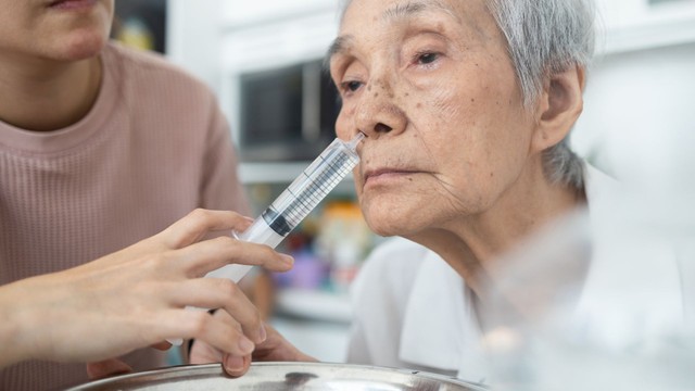 Hướng dẫn cách rửa mũi xoang đúng cách, an toàn và hiệu quả