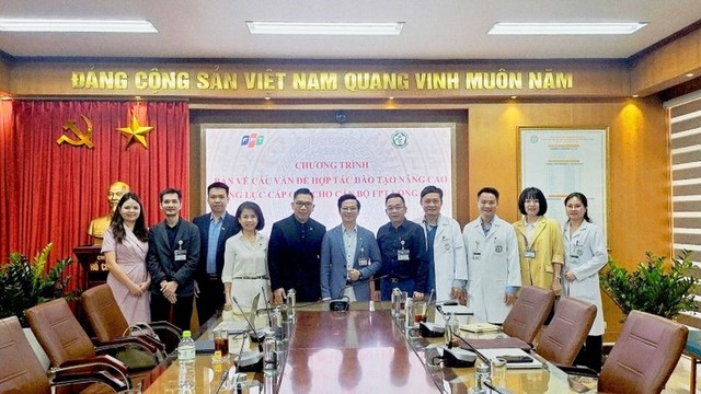 Bệnh viện Bạch Mai đào tạo nâng cao năng lực cấp cứu cho cán bộ y tế Long Châu