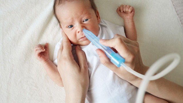 Khi trẻ sơ sinh bị cảm cúm phải làm sao​? Một số cách chữa cảm cúm cho trẻ sơ sinh hiệu quả