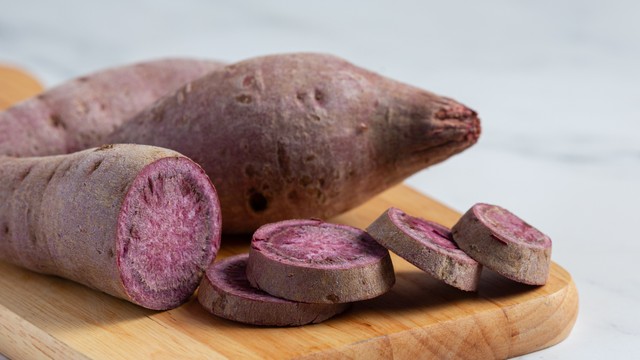 Khoai lang bao nhiêu calo? Ăn khoai lang có giảm cân không?