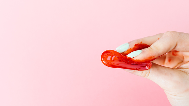 Kinh nguyệt ra ít có phải mang thai? Phân biệt dấu hiệu và cách nhận biết chính xác