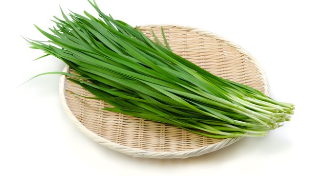 Lá hẹ có tác dụng gì? Những lưu ý khi sử dụng