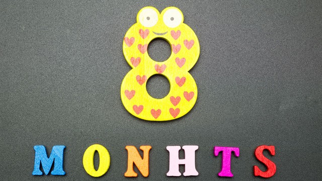 Lịch sinh hoạt cho bé 8 tháng​: Gợi ý và những lưu ý quan trọng cần biết