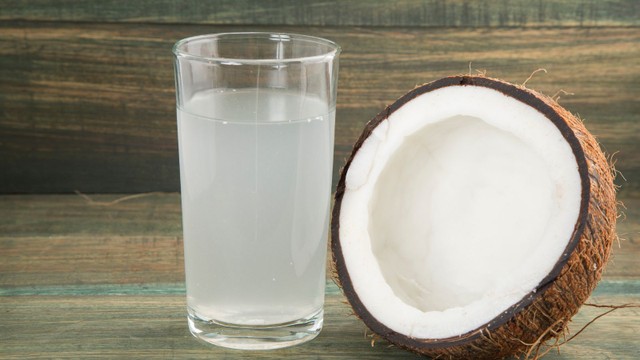 Liệu rằng rối loạn tiêu hóa uống nước dừa được không?
