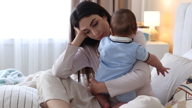Mất ngủ sau sinh: Nguyên nhân, mức độ nguy hiểm và giải pháp
