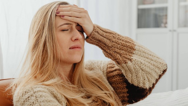 Mẹo dân gian chữa đau đầu cho bà bầu an toàn, hiệu quả