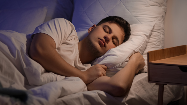 Mộng tinh là gì? Nguyên nhân, dấu hiệu và cách xử lý an toàn