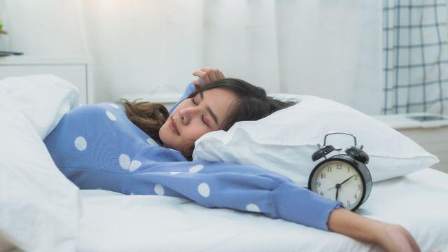 Ngủ sớm có hết thâm mắt không và cần bao lâu?