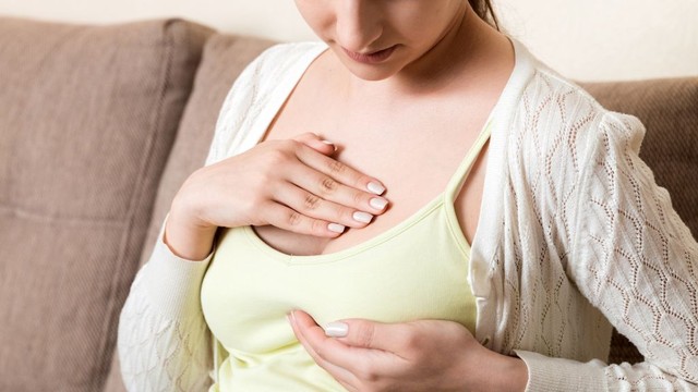 Ngứa đầu ti thường xuyên thì có sao không và phải xử lý ra sao?