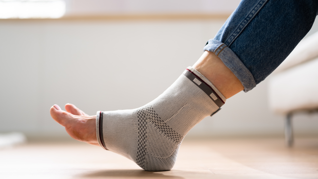 Người bị bong gân kiêng ăn gì? Một số thực phẩm hỗ trợ phục hồi