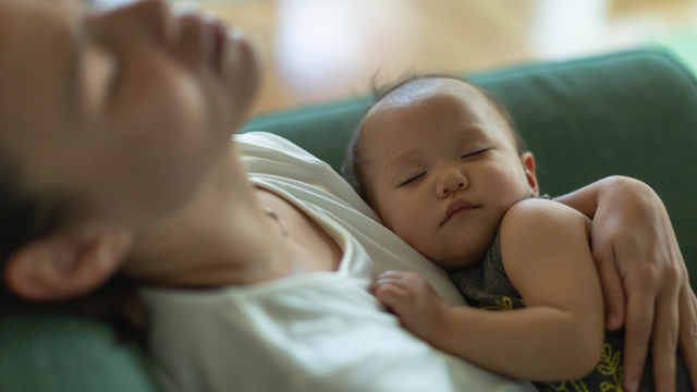 Nhận biết mẹ bị suy nhược cơ thể sau sinh