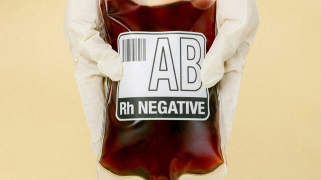 Nhóm máu AB có hiếm không? Nhóm máu AB có ảnh hưởng đến sức khỏe hằng ngày không?