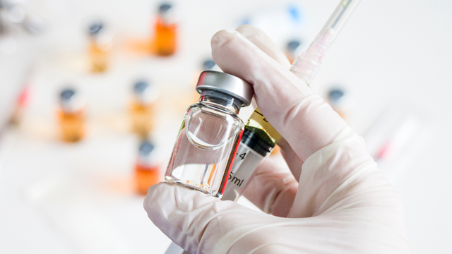 Những loại vắc xin cho trẻ từ 12 tới 18 tuổi nên tiêm đầy đủ