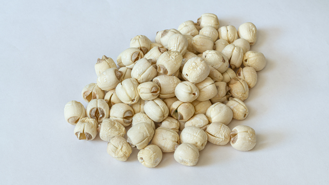 Những người không nên ăn hạt sen: Ai cần thận trọng khi sử dụng?