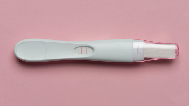 Nồng độ hCG bao nhiêu thì que thử thai lên 2 vạch?