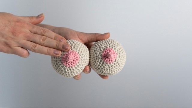 Núm vú (ti vú): Cấu tạo, dấu hiệu bất thường và các bệnh lý liên quan