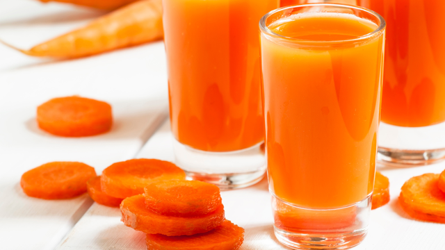 Nước ép cà rốt có tốt không? Lợi ích, cách uống và những điều cần lưu ý