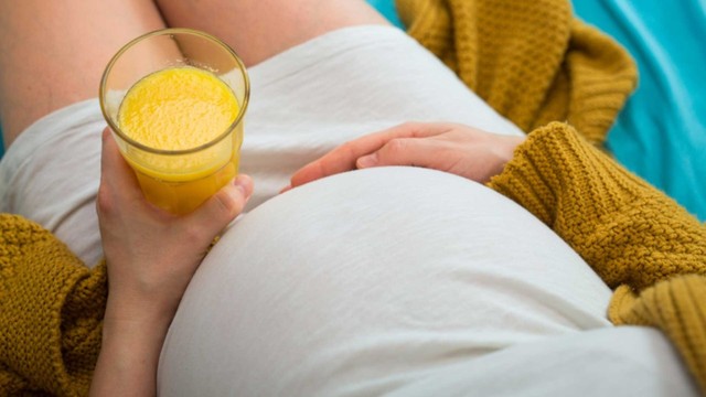 Nước ép tốt cho bà bầu 3 tháng đầu giúp mẹ khỏe, con phát triển