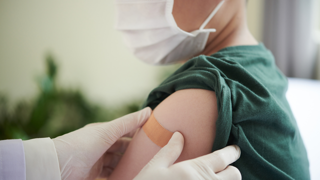 Phản ứng sau tiêm vắc xin ProQuad: Cha mẹ cần lưu ý những gì?