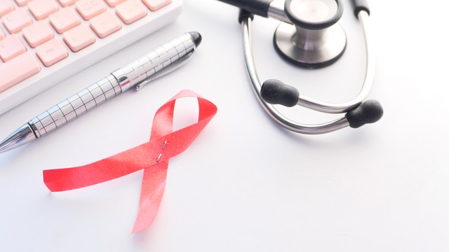 Phơi nhiễm HIV là gì? Nguy cơ, dấu hiệu và cách xử lý kịp thời