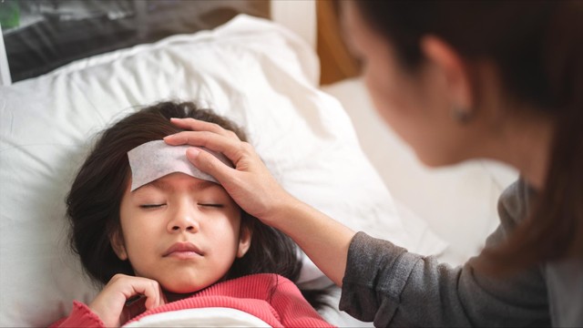 Sốt siêu vi có lây không? Bệnh lây qua đường nào?