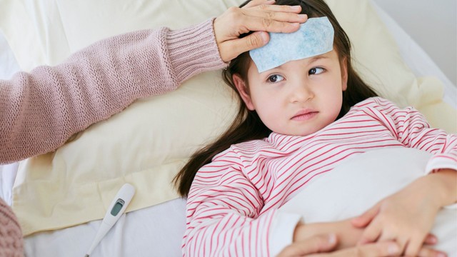 Sốt xuất huyết nhập viện bao lâu? Thời gian điều trị và hồi phục cần biết