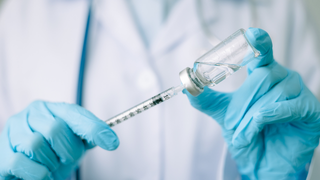 Sự khác biệt giữa Arexvy và Abrysvo trong phòng ngừa RSV