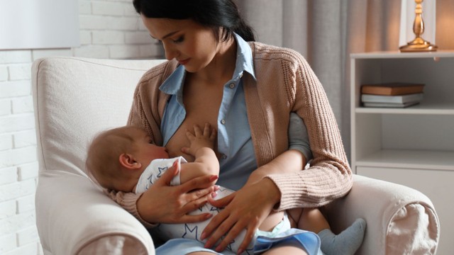 Sữa mẹ có vị gì? Tìm hiểu về hương vị và tác dụng của sữa mẹ