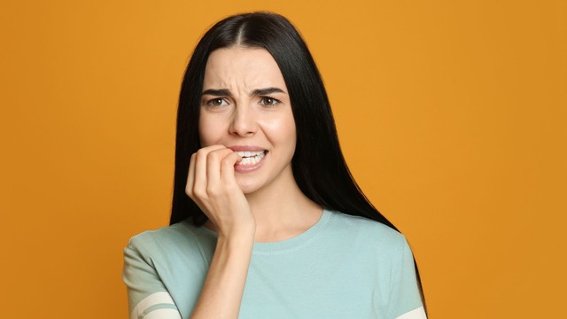 Tác hại của việc cắn móng tay: Nguy hiểm tiềm ẩn đối với sức khỏe