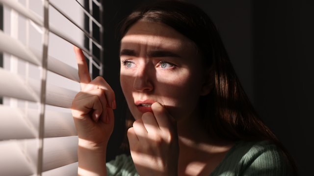 Tâm thần phân liệt thể Paranoid là gì và dấu hiệu nhận biết?